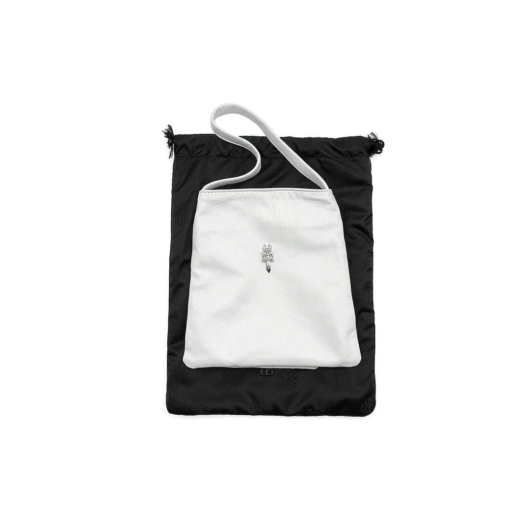 크롬하츠 화이트 드라큘라 실버 대거 백