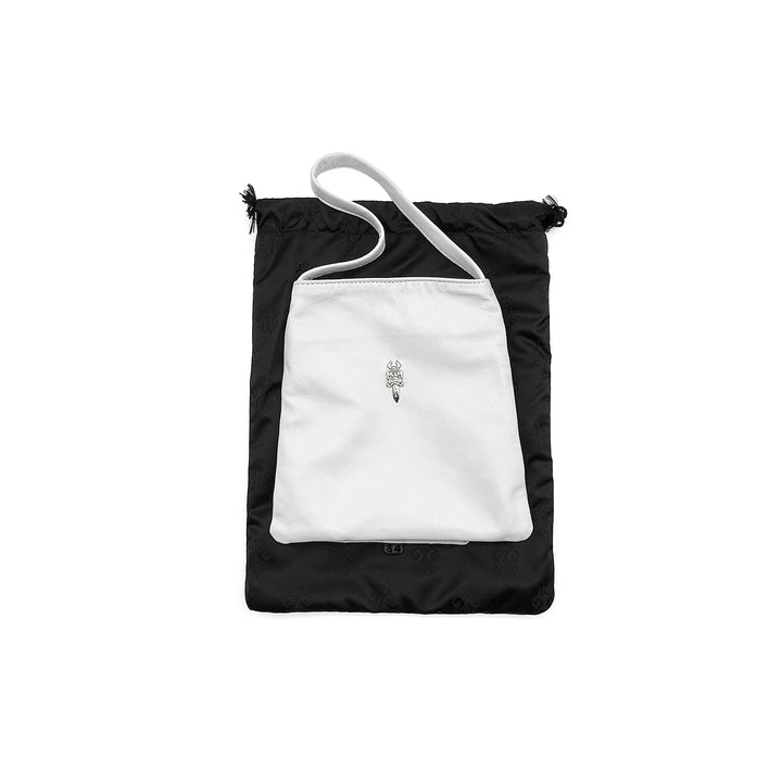 크롬하츠 화이트 드라큘라 실버 대거 백