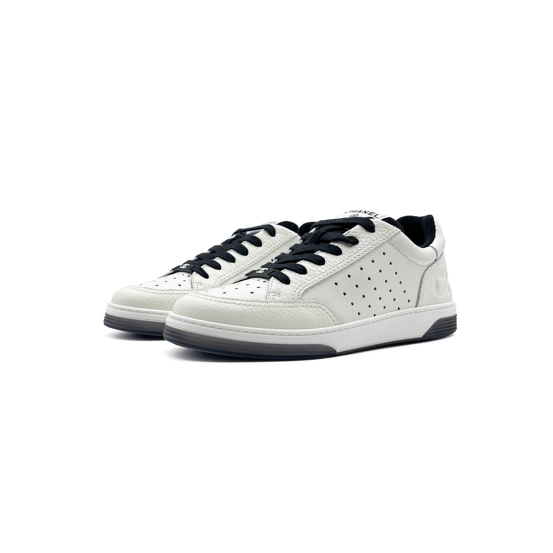 Chanel 22P Grained Calfskin CC White&Black Low Top Sneakers - SHENGLI ROAD MARKET