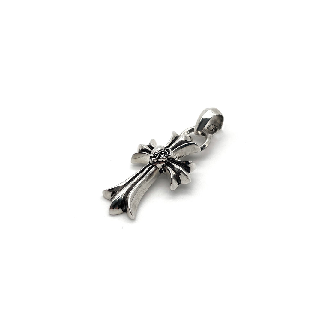Chrome Hearts Silver Vine Heart Cross Pendant - SHENGLI ROAD MARKET