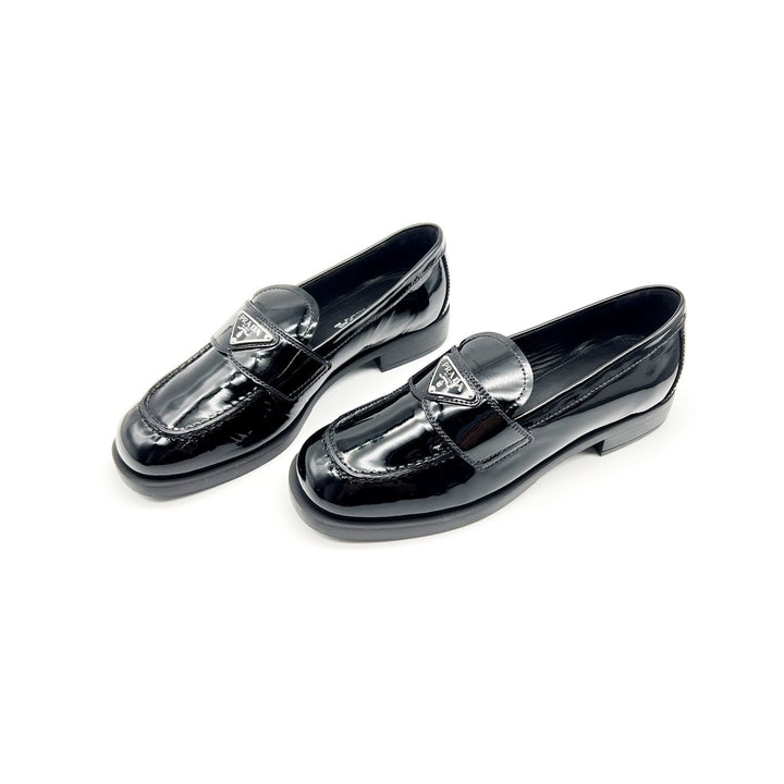 Prada Lacquer Leather Round Toe Flat Bottomed Loafers - SHENGLI ROAD MARKET