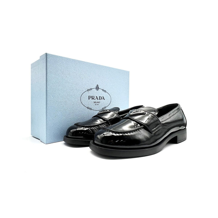 Prada Lacquer Leather Round Toe Flat Bottomed Loafers - SHENGLI ROAD MARKET