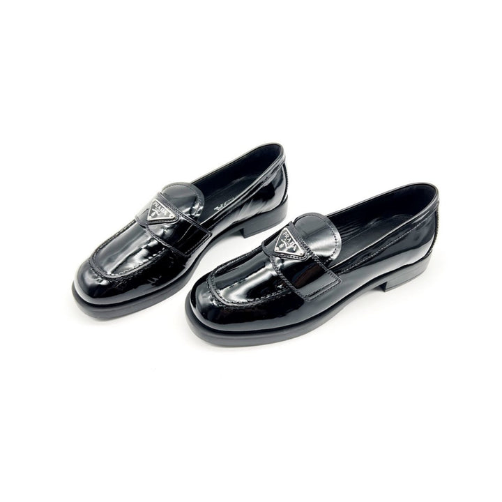 Prada Lacquer Patent Leather Cross Round Toe Flat Bottomed Loafers - SHENGLI ROAD MARKET